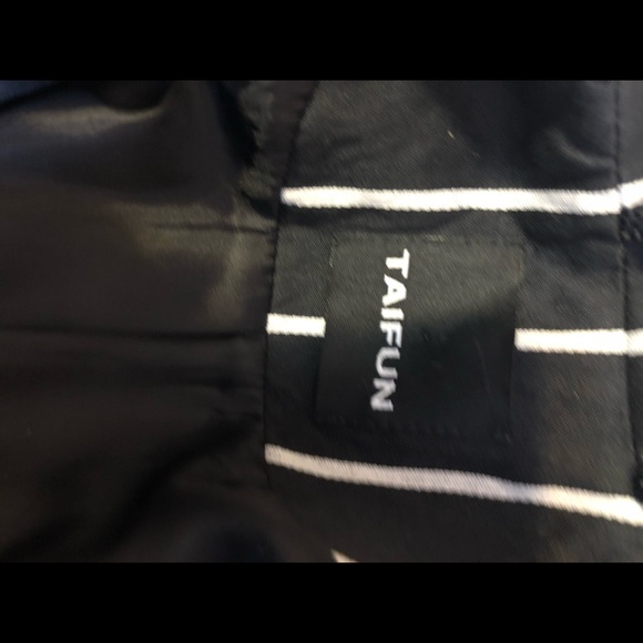 TAIFUN Striped Embroidered Blazer | Medium - Picture 8 of 8